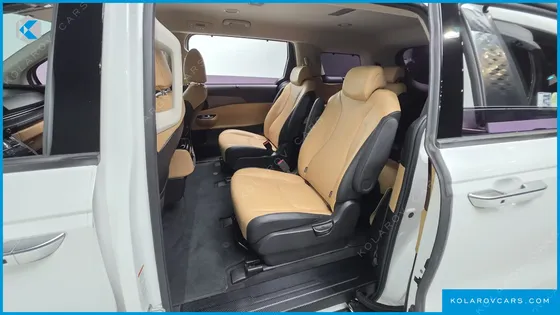 KIA CARNIVAL GASOLINE 9-SEATER NOBLESSE