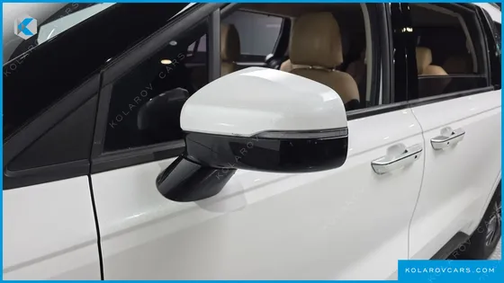 KIA CARNIVAL GASOLINE 9-SEATER NOBLESSE