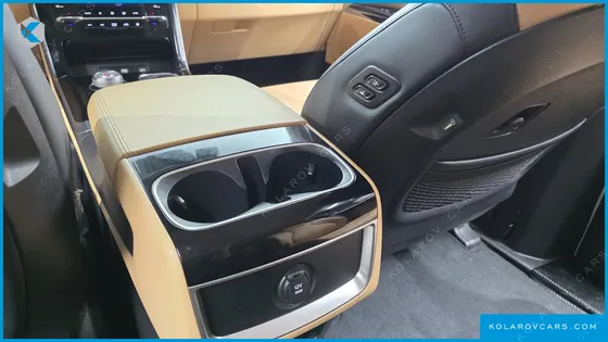 KIA CARNIVAL GASOLINE 9-SEATER NOBLESSE
