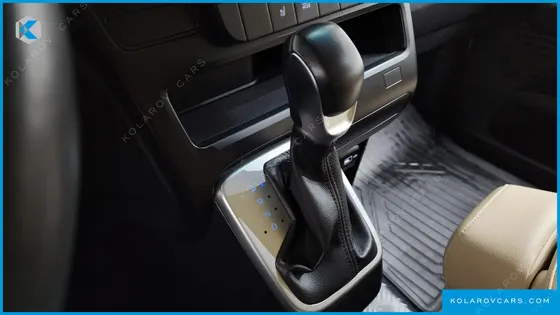 HYUNDAI STARIA TOURER 11-SEATER
