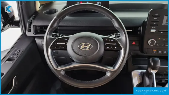 HYUNDAI STARIA TOURER 11-SEATER