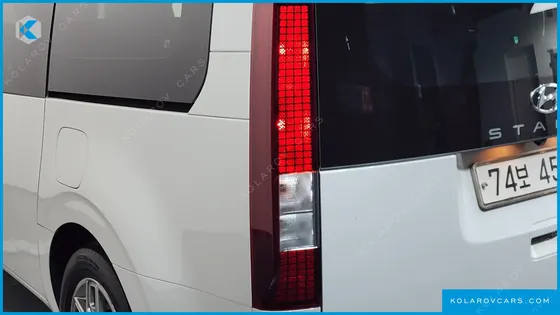 HYUNDAI STARIA TOURER 11-SEATER