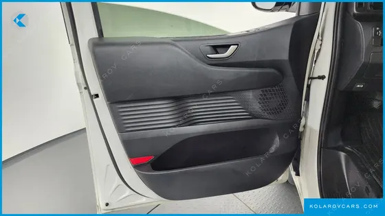 HYUNDAI STARIA TOURER 11-SEATER