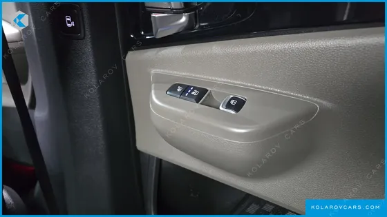 KIA CARNIVAL DIESEL 9-SEATER GRAVITY