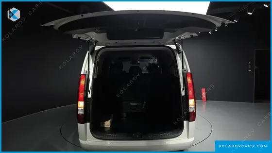 HYUNDAI STARIA 4WD TOURER 9-SEATER