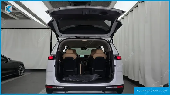 KIA CARNIVAL DIESEL 11-SEATER SIGNATURE