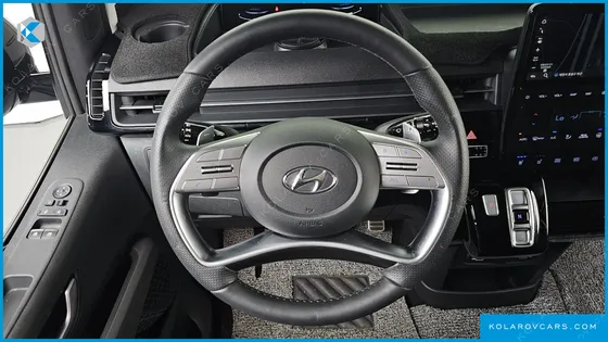 HYUNDAI STARIA L3.5 LOUNGE 9-SEATER