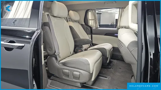 KIA CARNIVAL DIESEL 7-SEATER HI-LIMOUSINE