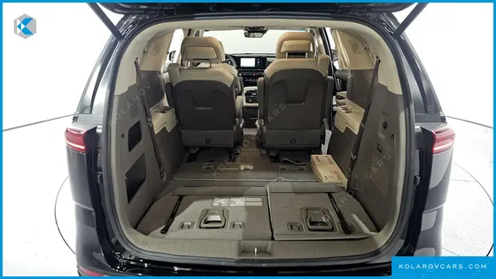 KIA CARNIVAL DIESEL 7-SEATER HI-LIMOUSINE