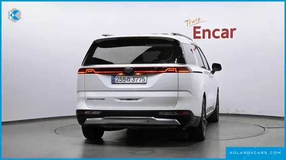 KIA CARNIVAL DIESEL 9-SEATER SIGNATURE