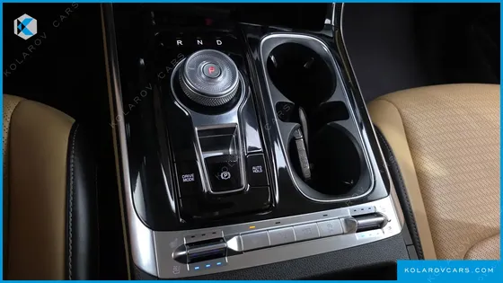 KIA CARNIVAL DIESEL 9-SEATER SIGNATURE