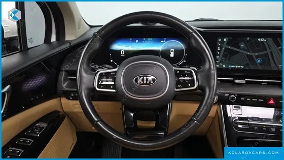 KIA CARNIVAL DIESEL 9-SEATER SIGNATURE