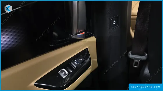 KIA CARNIVAL DIESEL 9-SEATER SIGNATURE