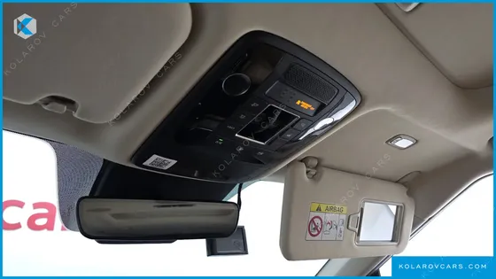 KIA CARNIVAL DIESEL 9-SEATER SIGNATURE