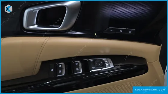 KIA CARNIVAL DIESEL 9-SEATER SIGNATURE