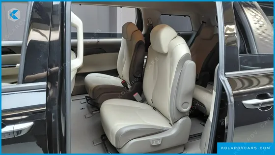 KIA CARNIVAL DIESEL 9-SEATER NOBLESSE