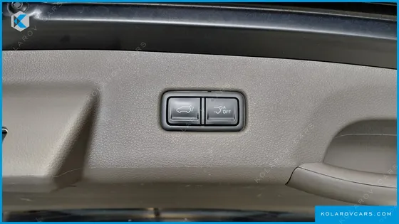 KIA CARNIVAL DIESEL 9-SEATER NOBLESSE