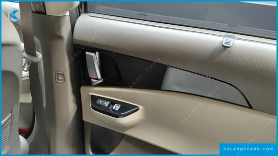 KIA CARNIVAL DIESEL 9-SEATER NOBLESSE
