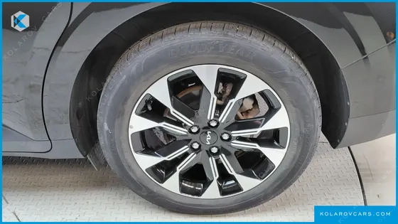 KIA CARNIVAL DIESEL 9-SEATER NOBLESSE