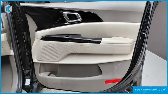 KIA CARNIVAL DIESEL 9-SEATER NOBLESSE