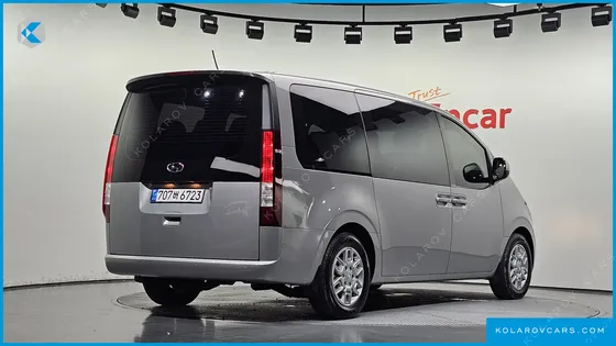 HYUNDAI STARIA TOURER 11-SEATER