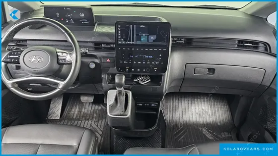 HYUNDAI STARIA TOURER 11-SEATER