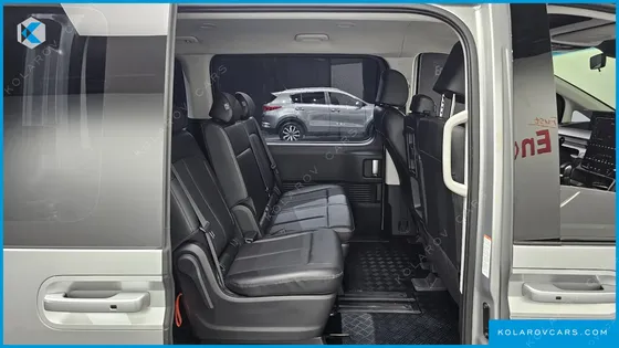 HYUNDAI STARIA TOURER 11-SEATER