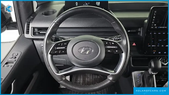 HYUNDAI STARIA TOURER 11-SEATER