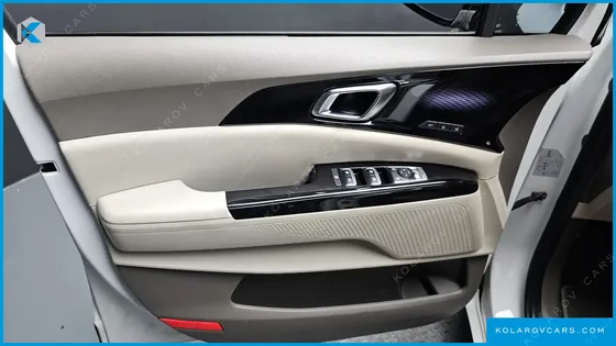 KIA CARNIVAL GASOLINE 7-SEATER HI-LIMOUSINE
