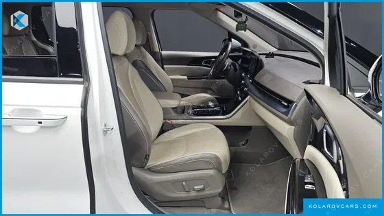 KIA CARNIVAL GASOLINE 7-SEATER HI-LIMOUSINE