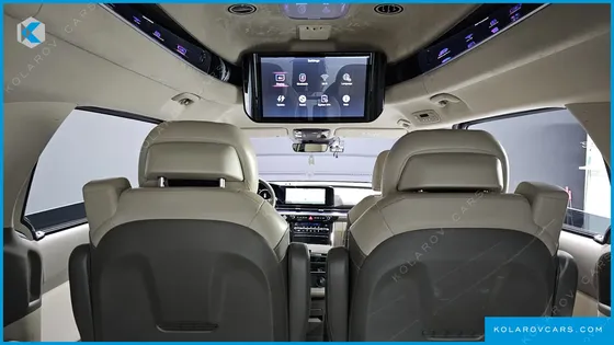 KIA CARNIVAL GASOLINE 7-SEATER HI-LIMOUSINE