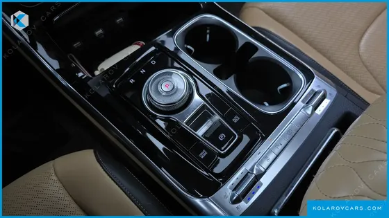 KIA CARNIVAL GASOLINE 7-SEATER SIGNATURE