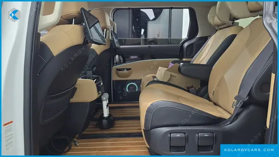 KIA CARNIVAL GASOLINE 7-SEATER SIGNATURE