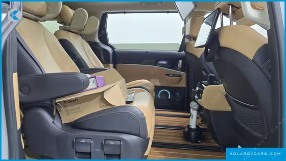KIA CARNIVAL GASOLINE 7-SEATER SIGNATURE