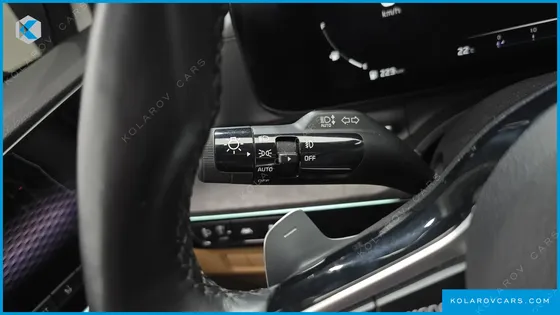KIA CARNIVAL GASOLINE 7-SEATER SIGNATURE