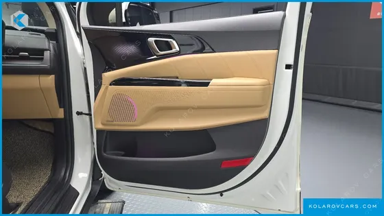 KIA CARNIVAL GASOLINE 7-SEATER SIGNATURE