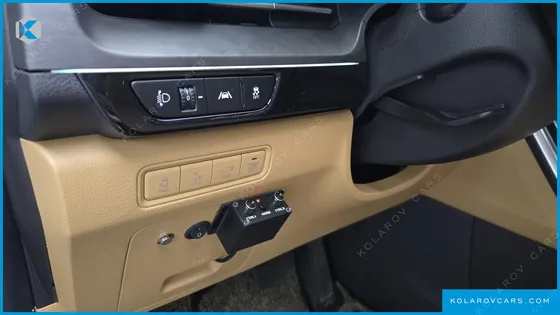 KIA CARNIVAL GASOLINE 7-SEATER SIGNATURE
