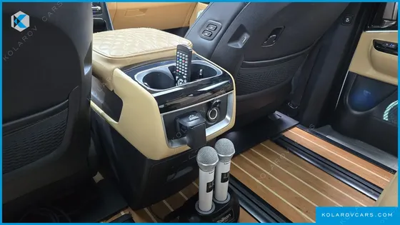 KIA CARNIVAL GASOLINE 7-SEATER SIGNATURE