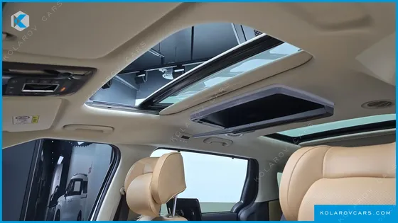 KIA CARNIVAL GASOLINE 7-SEATER SIGNATURE