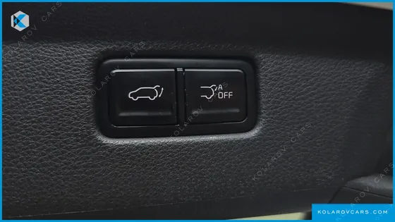 KIA CARNIVAL GASOLINE 7-SEATER SIGNATURE