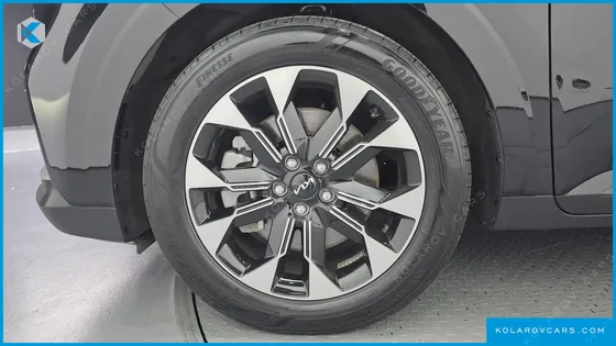 KIA CARNIVAL DIESEL 9-SEATER PRESTIGE