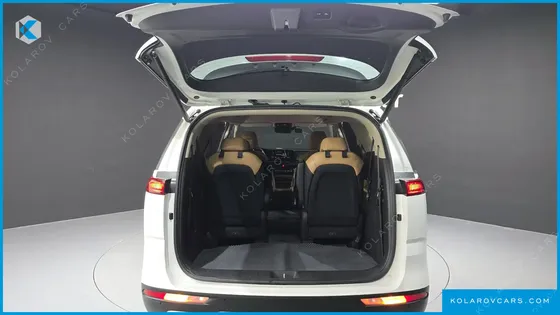 KIA CARNIVAL DIESEL 9-SEATER NOBLESSE