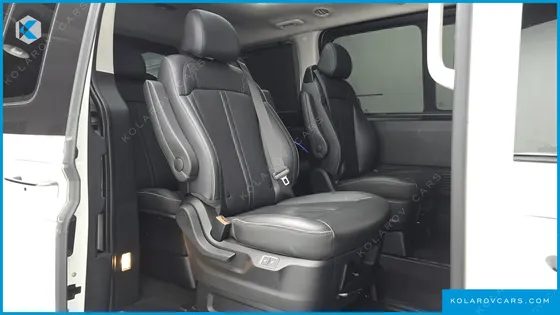 HYUNDAI STARIA LOUNGE 9-SEATER