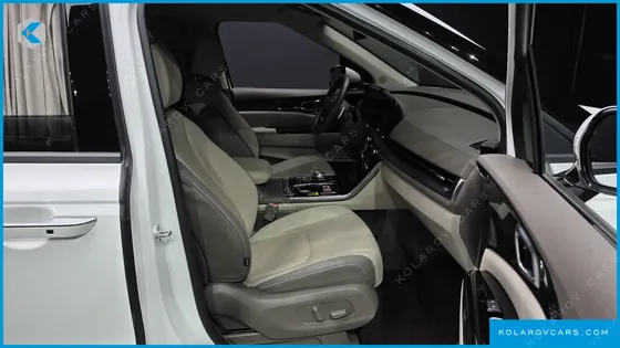 KIA CARNIVAL DIESEL 7-SEATER HI-LIMOUSINE