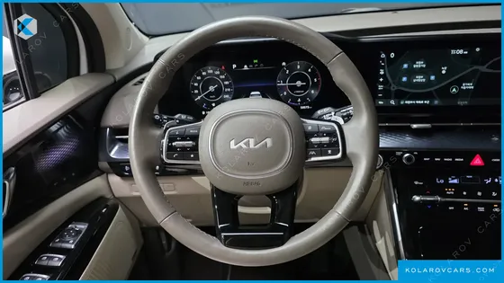 KIA CARNIVAL DIESEL 7-SEATER HI-LIMOUSINE