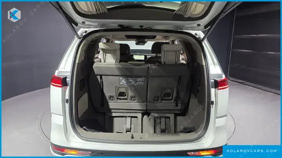 KIA CARNIVAL DIESEL 7-SEATER HI-LIMOUSINE