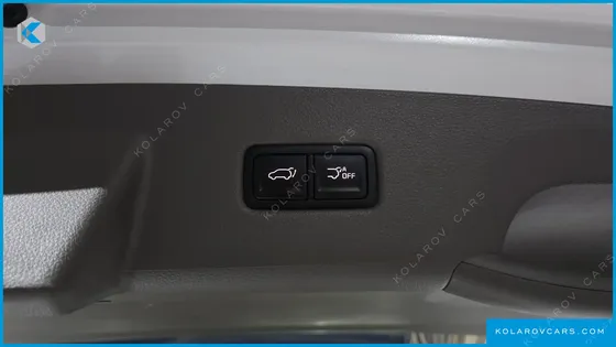 KIA CARNIVAL DIESEL 7-SEATER HI-LIMOUSINE