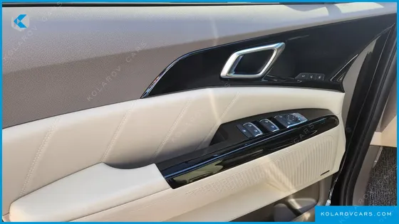 KIA CARNIVAL DIESEL 7-SEATER HI-LIMOUSINE