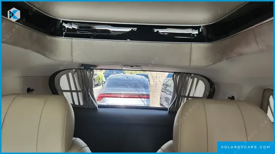KIA CARNIVAL DIESEL 7-SEATER HI-LIMOUSINE