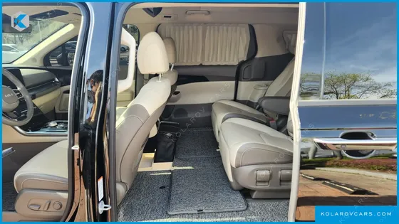 KIA CARNIVAL DIESEL 7-SEATER HI-LIMOUSINE
